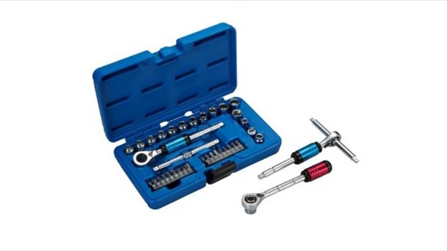 1/4 inch Dr Universal Go-through Ratchet and Quick Swivel T-Handle